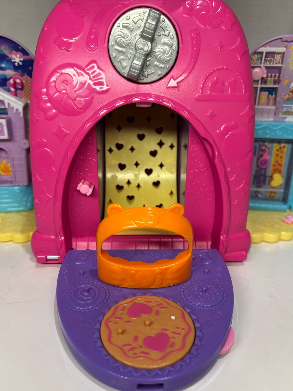 Mattel POLLY POCKET Gumball Bear Doll Play Set Toy - Picture 3 of 6